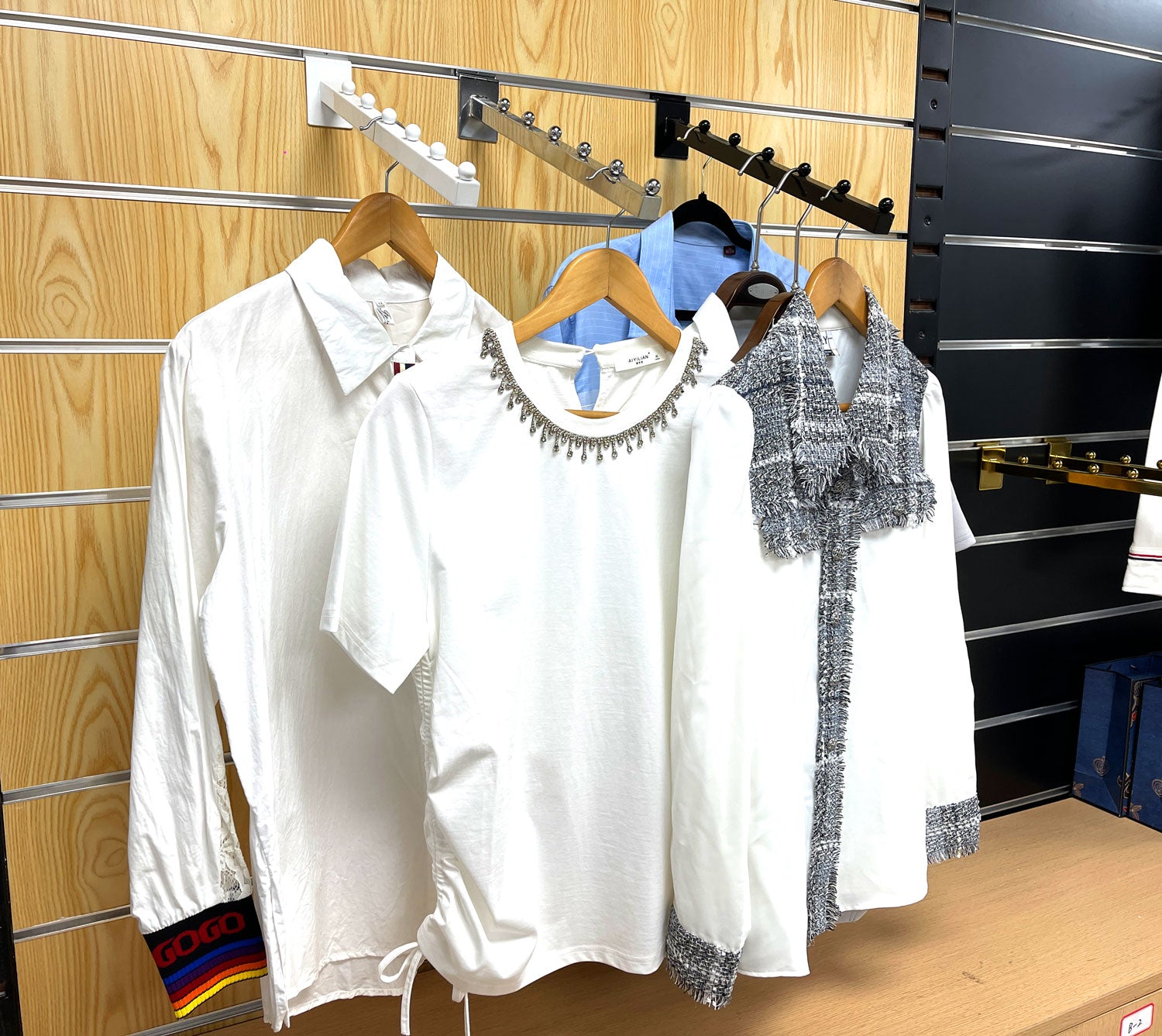 Slatwall Faceout clothing